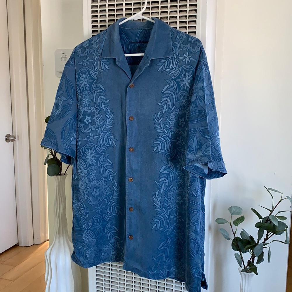 Tommy Bahama silk short sleeve button down